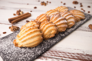 shortbread cookies, powdered sugar