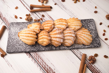 shortbread cookies, powdered sugar