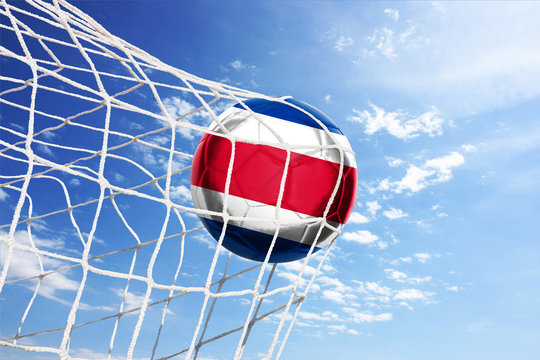 Fussball mit costa-ricanischer Flagge