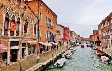 Murano, Venedig, Straßenbild am Kanal