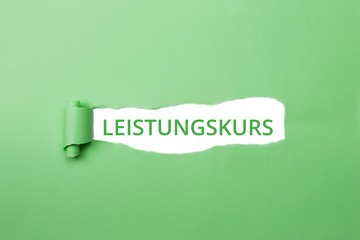 Leistungskurs grüner Schriftzug