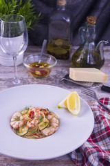 Spaghetti Gambas y Calabacín 
