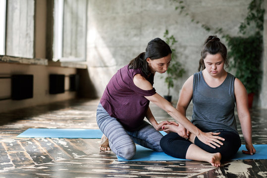 Yoga class for beginners with disabilities