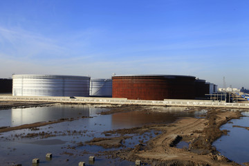 Obraz premium Petroleum reserve tank