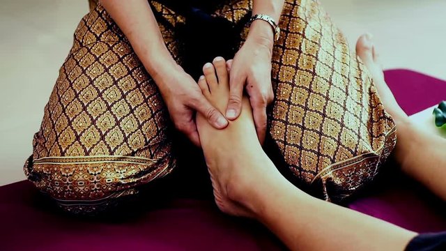Traditional Thai massage or Thai yoga massage treatment involve working and acting on the body with pressure. Its is usually called nuat peahen thai or nuat phaen boran