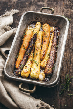 Food: Baked carrots with thyme, garlic, ginger, cumin and orange