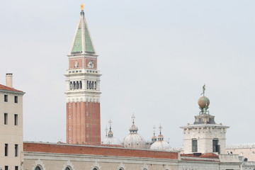 Fototapeta na wymiar campanile of the place saint marc