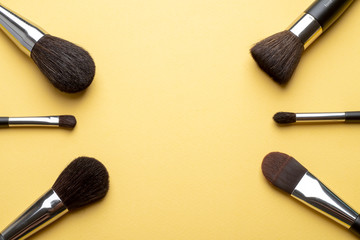 Flat lay make up brush with copy space