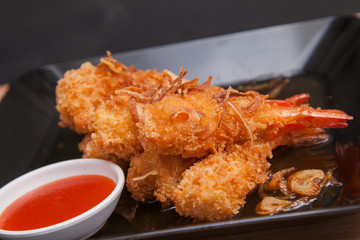 Fried shrimp and sauce - Thai food 