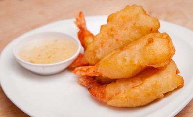 Fried shrimp and sauce, Thai style.