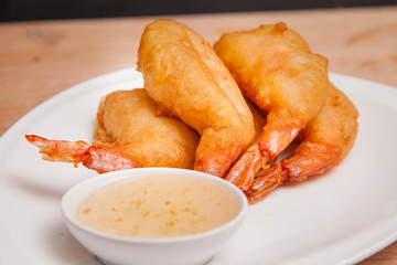 Fried shrimp and sauce, Thai style.