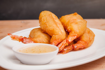 Fried shrimp and sauce, Thai style.