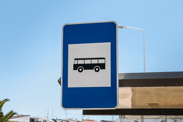 blue sign indicating a bus station in Portugal © Pierre-Olivier