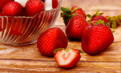 Strawberry with sour cream