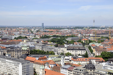 Fototapeta na wymiar Aussicht vom Turm der Frauenkirche auf München, München, Bayern, Deutschland, Europa
