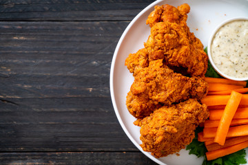 fried spicy chicken wings