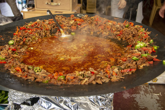 G&uuml;ve&ccedil;te kavurma et