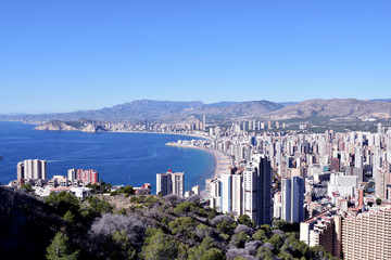 Fototapeta premium hermosa vista desde arriba a la ciudad de Benidorm en España