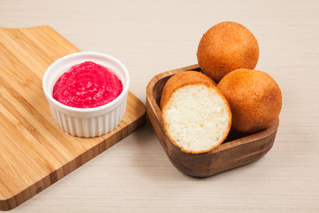 Buñuelos, Colombian tradition