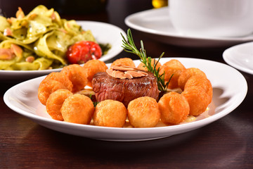 Fillet-mignon with potatoes balls