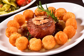 Fillet-mignon with potatoes balls