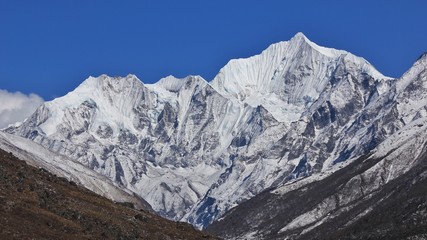 Fototapeta premium Spring day in the Himalayas. Mount Gangchenpo, Langtang valley, Nepal.
