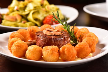Fillet-mignon with potatoes balls