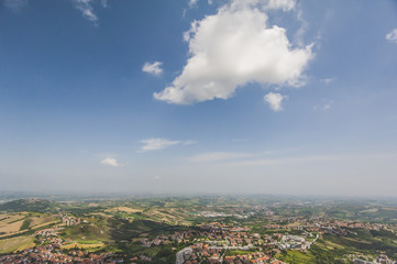 Vallata della Repubblica di San Marino dal monte Titano