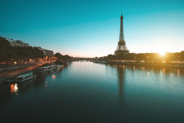Fototapeta na wymiar Eiffel Tower in Paris during sunrise