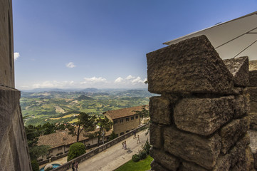 Fototapeta na wymiar Paesaggio di San Marino dal monte Titano