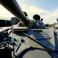 Czołg - niszczycielska broń na wyposażeniu polskiej armii - obrazy, fototapety, plakaty
