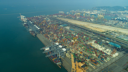 Fototapeta na wymiar sea port container