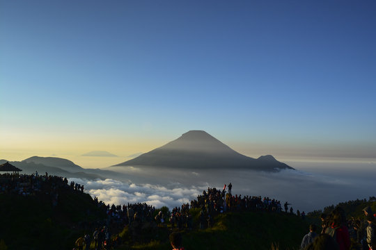 sikunir golden sunrise 
