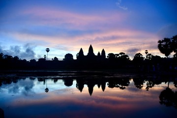 Fototapeta premium Angkor Wat at Sunrise