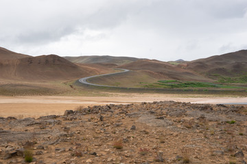 Fototapeta premium Fumarolen-Landschaft im Geothermalgebiet Námaskarð – Hverir / Nord-Island