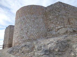 Fototapeta na wymiar Castillo en Jadraque, pueblo de Guadalajara, en la comunidad autónoma de Castilla La Mancha (España)