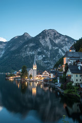 Fototapeta na wymiar Beautiful Hallstatt village in evening in Austria