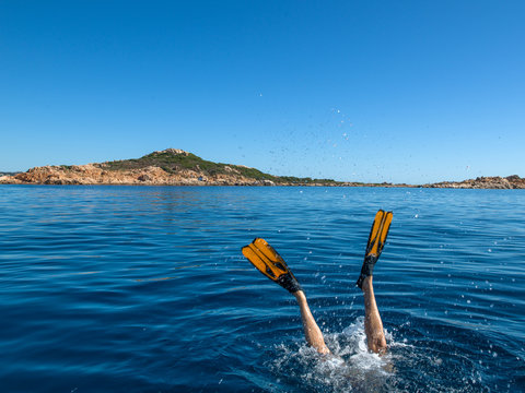 Plongeur en mer bleue