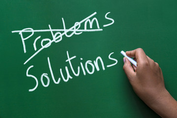 Concepto de búsqueda de soluciones e iniciativas