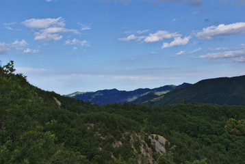 Fototapeta na wymiar Le montagne emiliane