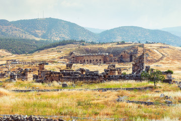 Naklejka premium Ancient ruins of the Greek spa resort Hierapolis