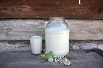 milk in a jar and in a glass