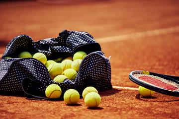 Tennis balls