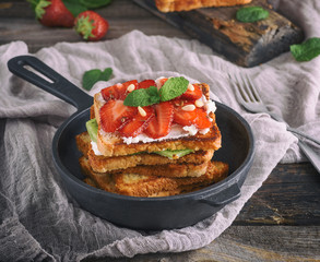 pile of French toast