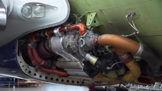 Aircraft repair 4k