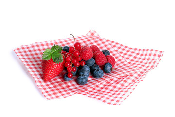 fruits rouges sur fond blanc