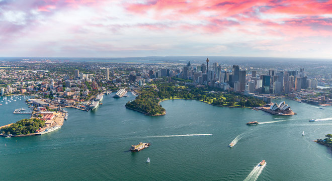 Aerial view of Sydney Harbor, Downtown Skyline and Royal Botanic Gardens, Australia