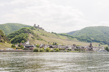 Alken, Burg, Thurant, Mosel, Weinberg, alkener Burgberg, Fluss, Flussfahrt, Rheinland-Pfalz, Untermosel, Frühling, Deutschland