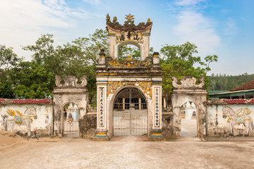 Fototapeta na wymiar Nguyen Xí temple in Vinh city, Vietnam.