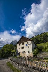 Fototapeta na wymiar Traditional house from Suiss Alps